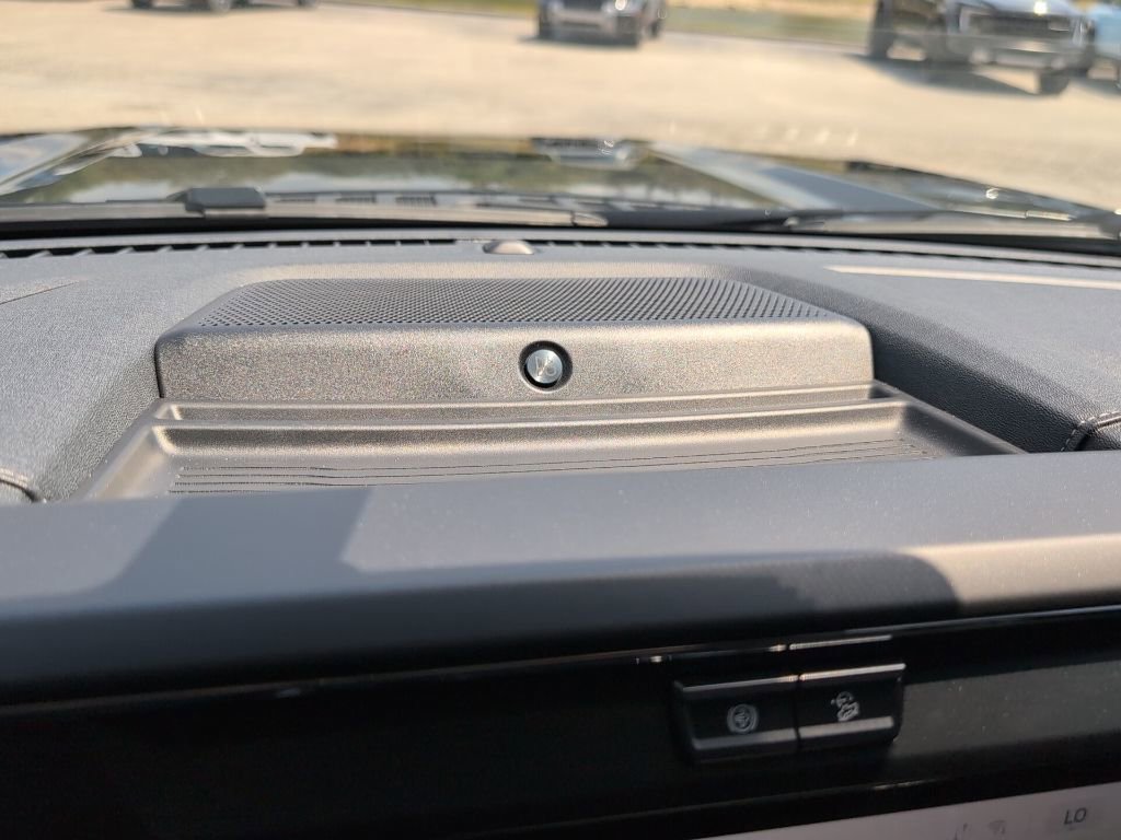 Certified 2025 Ford F250 Lariat w/ Tremor Off-Road Package image 16