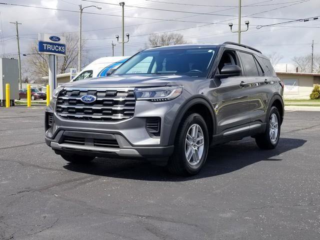 Certified 2025 Ford Explorer Active AWD/4WD image 2