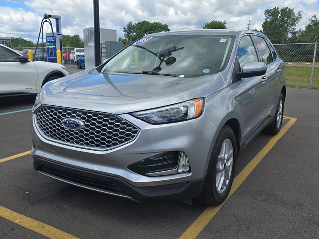 Certified 2024 Ford Edge SEL w/ Convenience Package AWD/4WD image 2