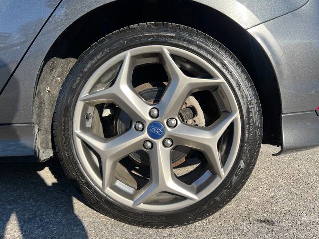 Certified 2018 Ford Focus ST image 15
