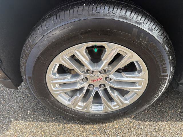 Used 2022 GMC Yukon SLT w/ SLT Premium Package image 24