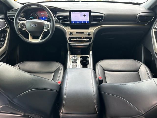 Certified 2022 Ford Explorer XLT w/ Equipment Group 202A image 11