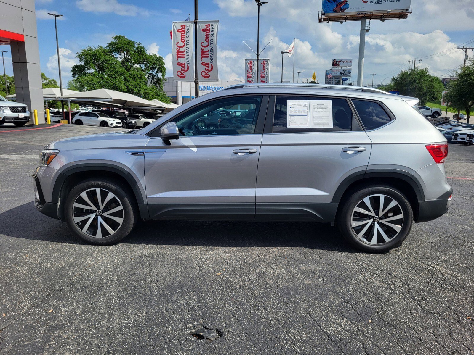 Used 2024 Volkswagen Taos SE FWD image 6