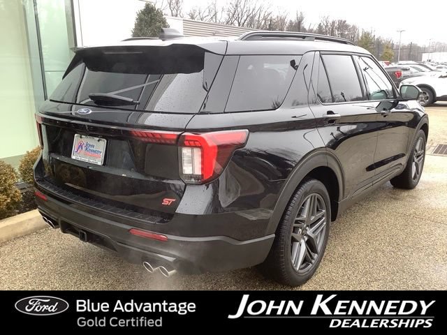 Certified 2025 Ford Explorer ST AWD/4WD image 3