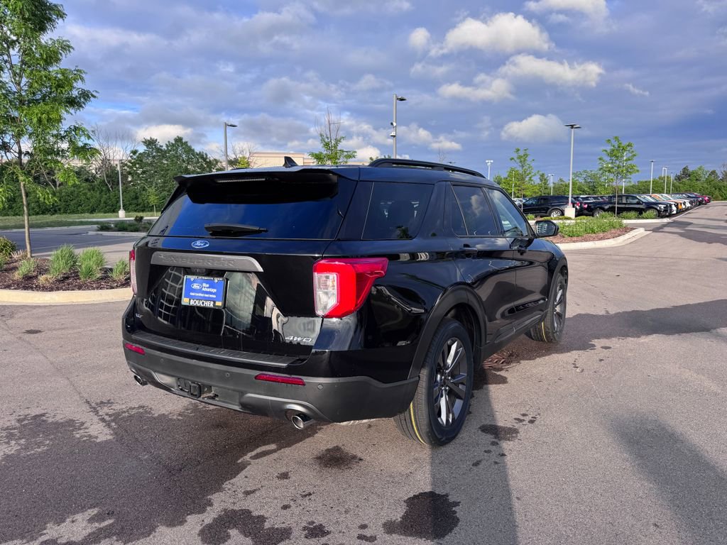 Certified 2023 Ford Explorer XLT w/ Equipment Group 202A AWD/4WD image 4