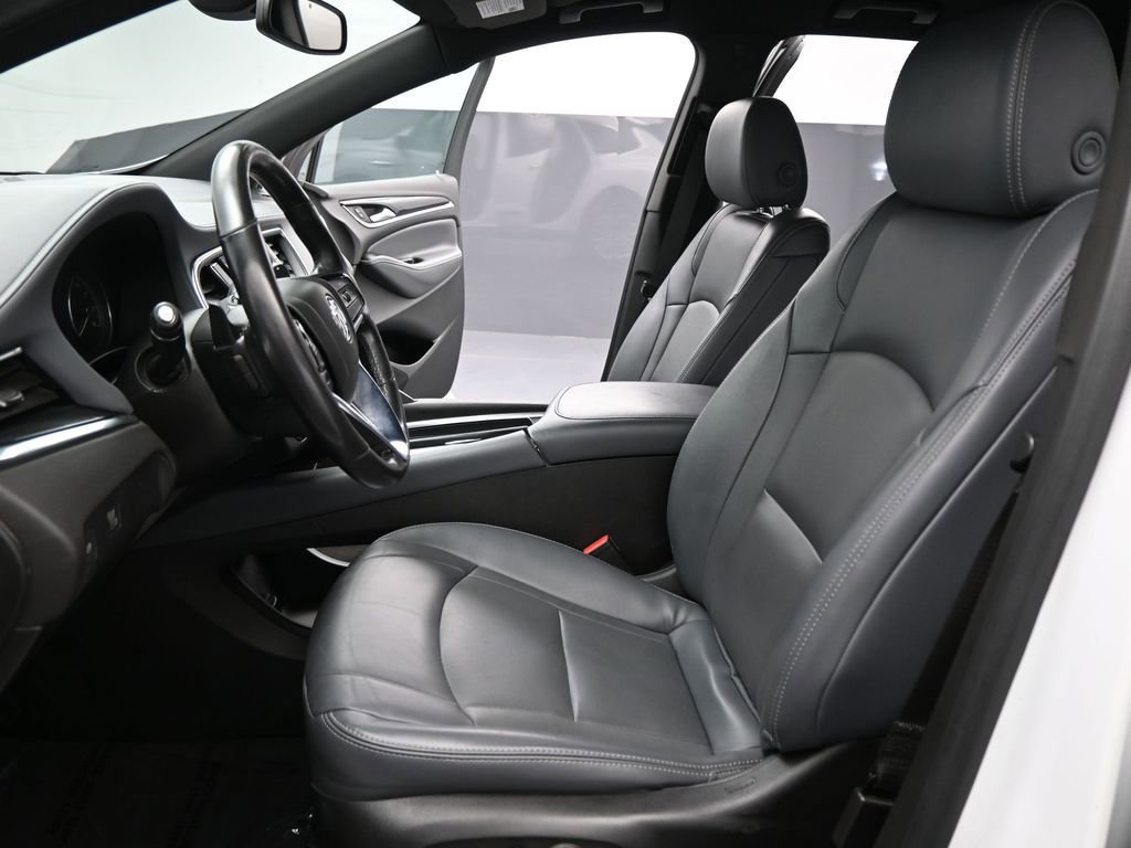 Used 2022 Buick Enclave Essence image 37