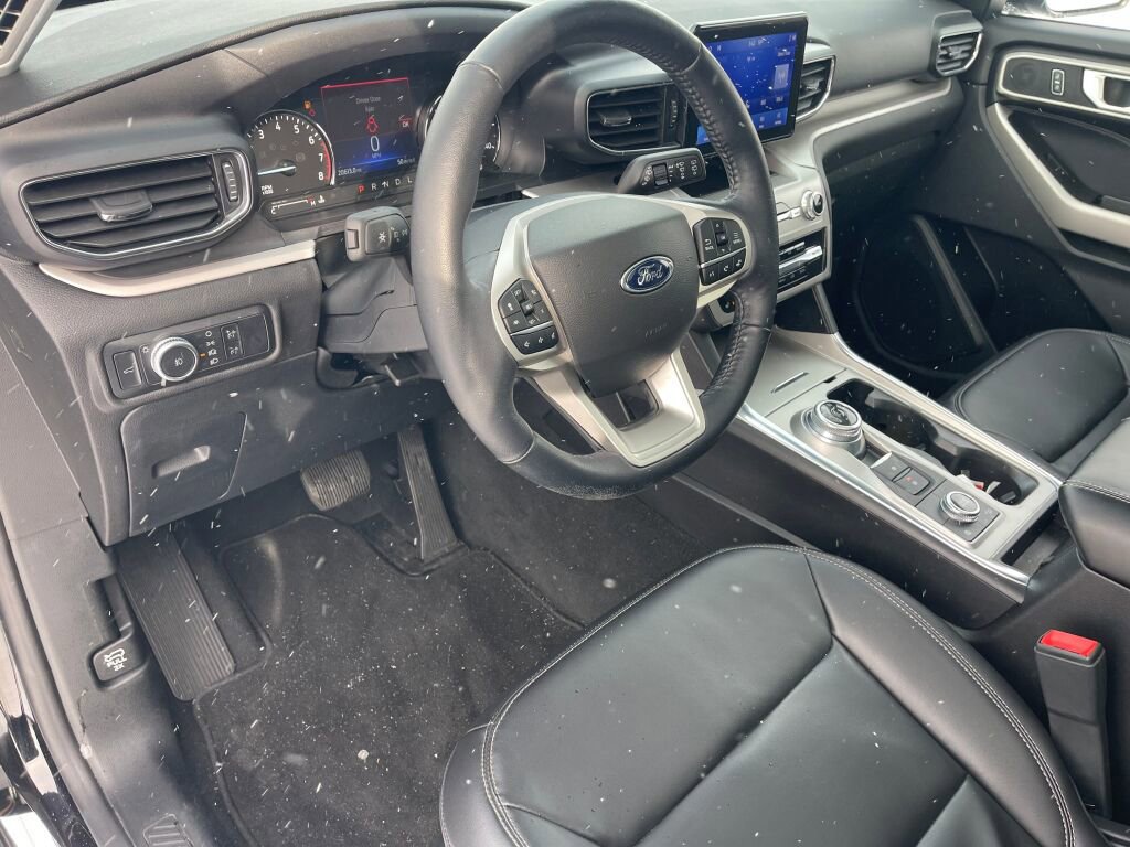 Certified 2022 Ford Explorer XLT w/ Equipment Group 202A image 12