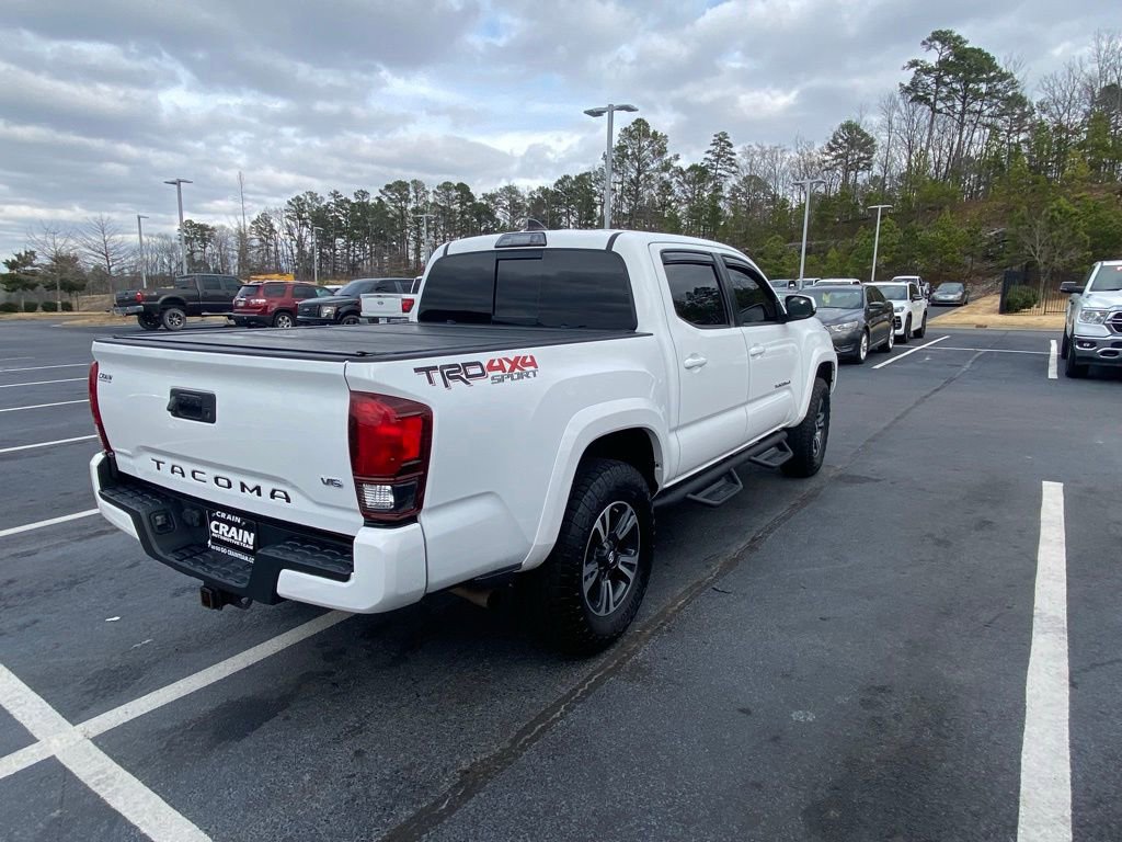 Used 2019 Toyota Tacoma TRD Sport image 4