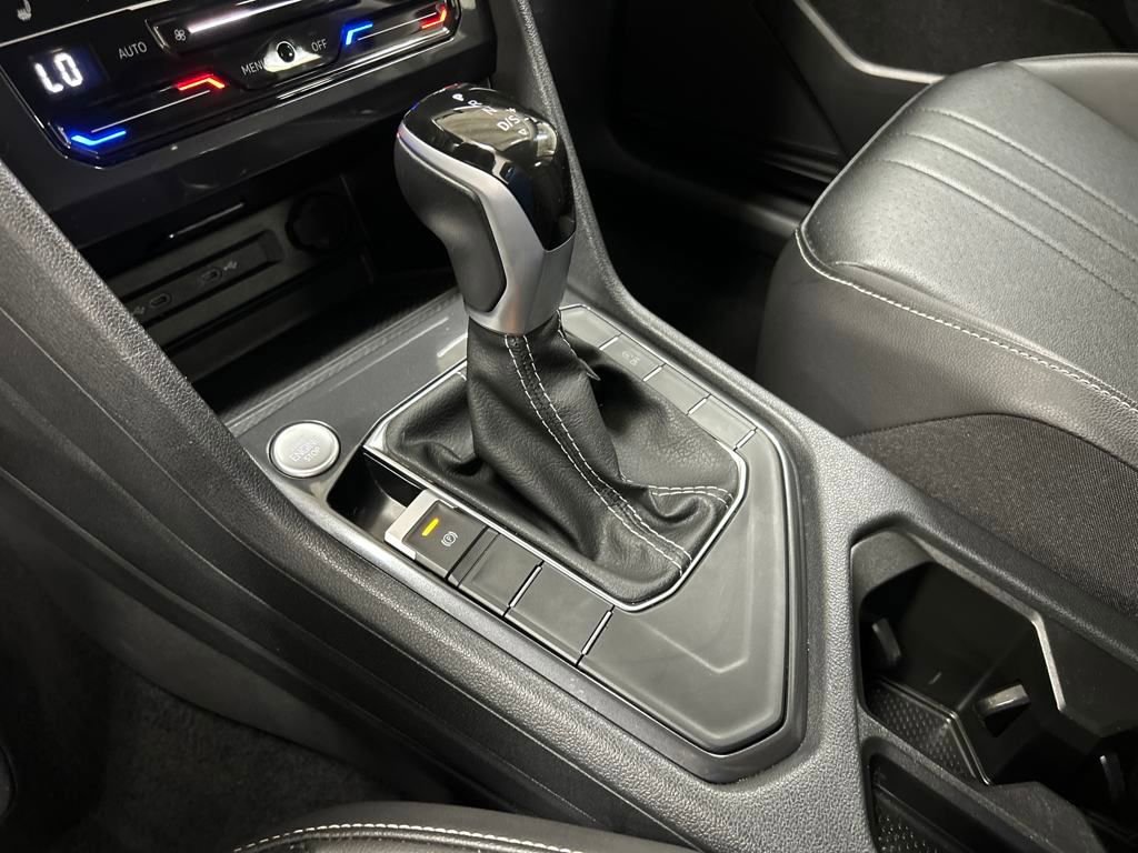 Used 2024 Volkswagen Tiguan SE image 26