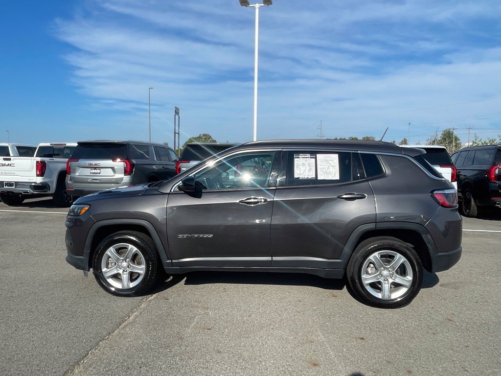 Used 2024 Jeep Compass Latitude AWD/4WD image 10
