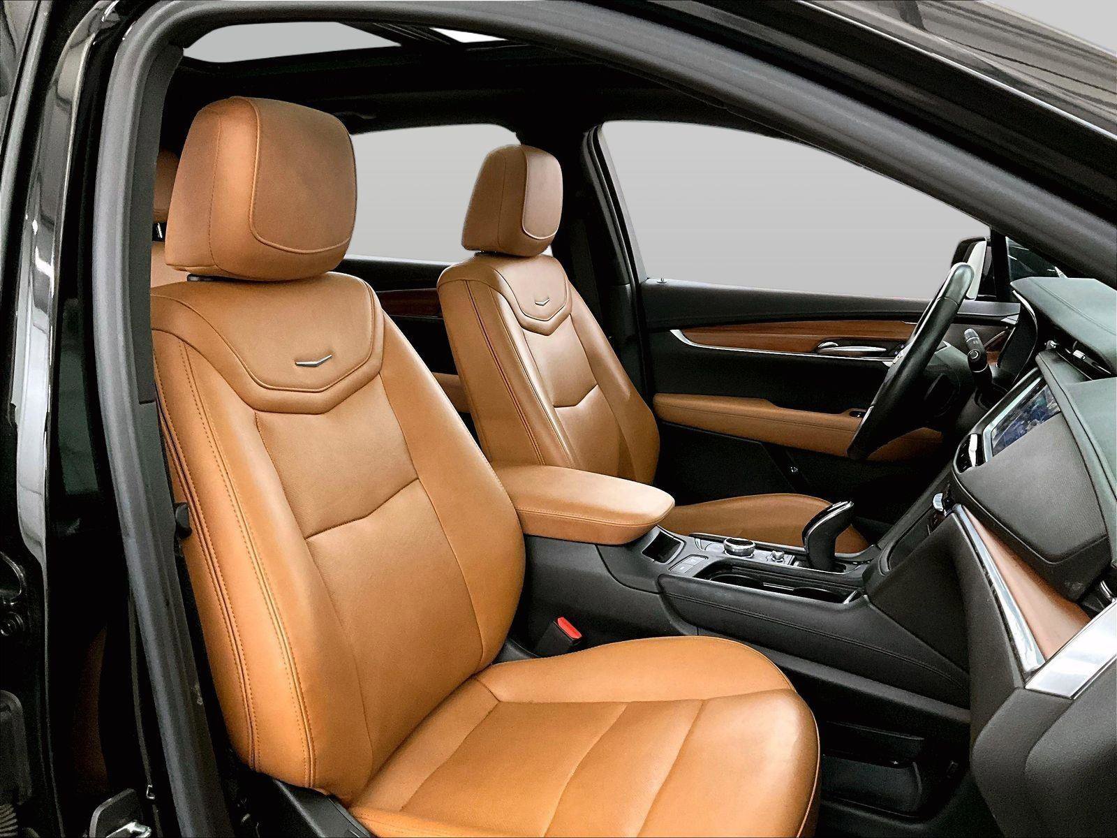 Used 2021 Cadillac XT5 Premium Luxury AWD/4WD image 7