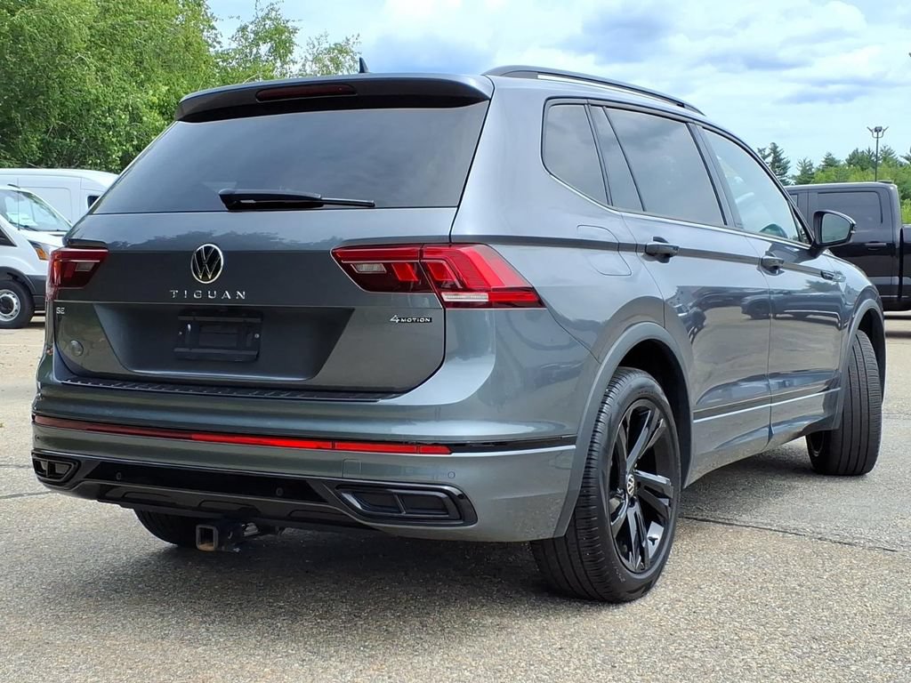 Used 2024 Volkswagen Tiguan SE R-Line AWD/4WD image 4