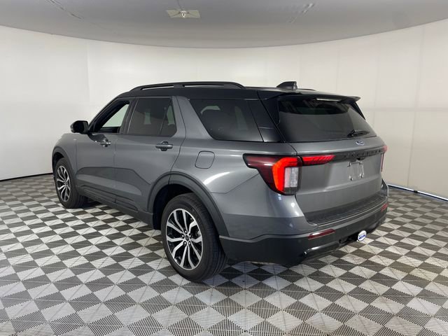 Certified 2025 Ford Explorer ST-Line AWD/4WD image 17