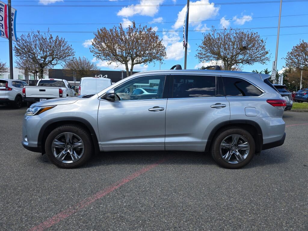 Used 2018 Toyota Highlander Limited Platinum AWD/4WD image 2