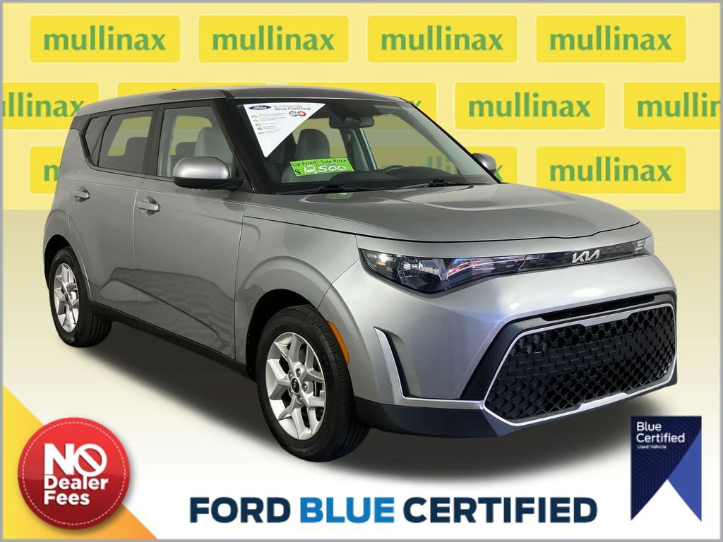 Used 2023 Kia Soul LX w/ LX Technology Package image 7