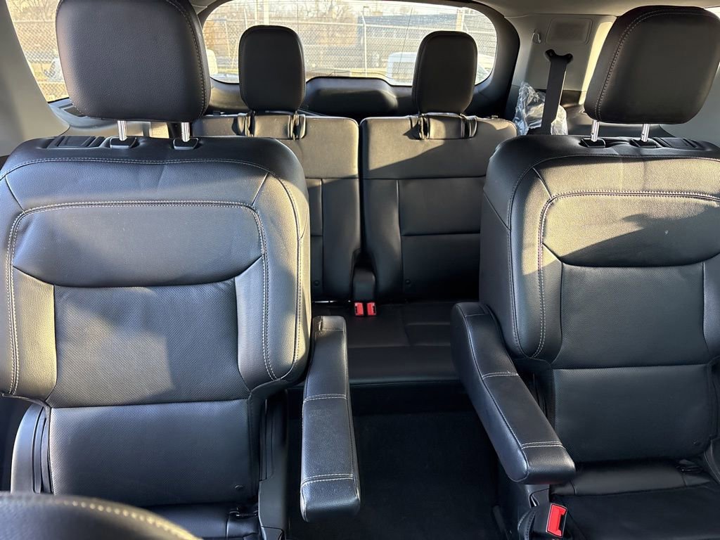 Certified 2023 Ford Explorer Limited w/ Equipment Group 301A image 9