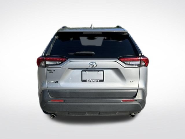 Used 2019 Toyota RAV4 LE FWD image 8