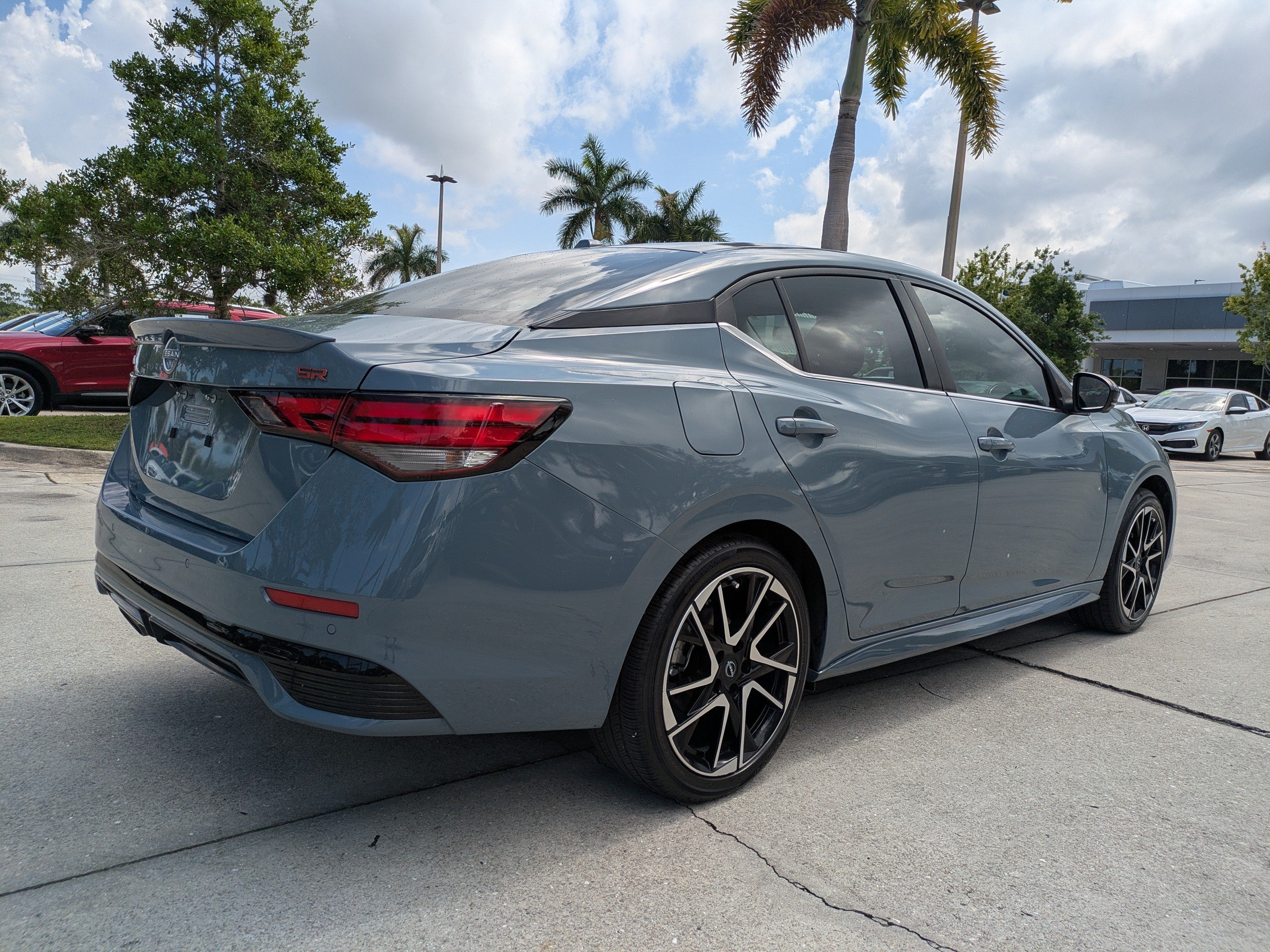 Used 2024 Nissan Sentra SR w/ SR Premium Package FWD image 4