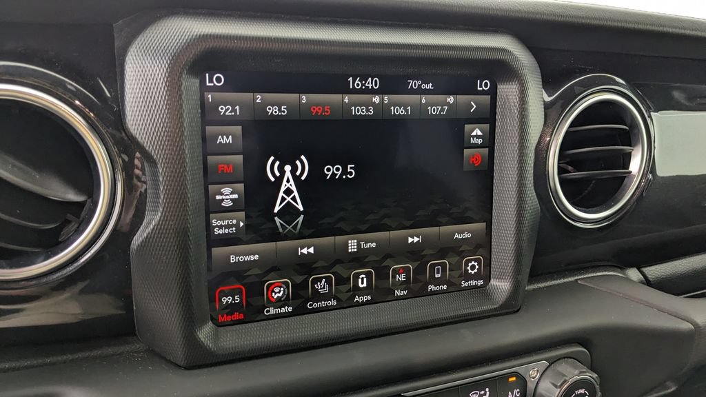 Used 2021 Jeep Wrangler Unlimited Sahara AWD/4WD image 23