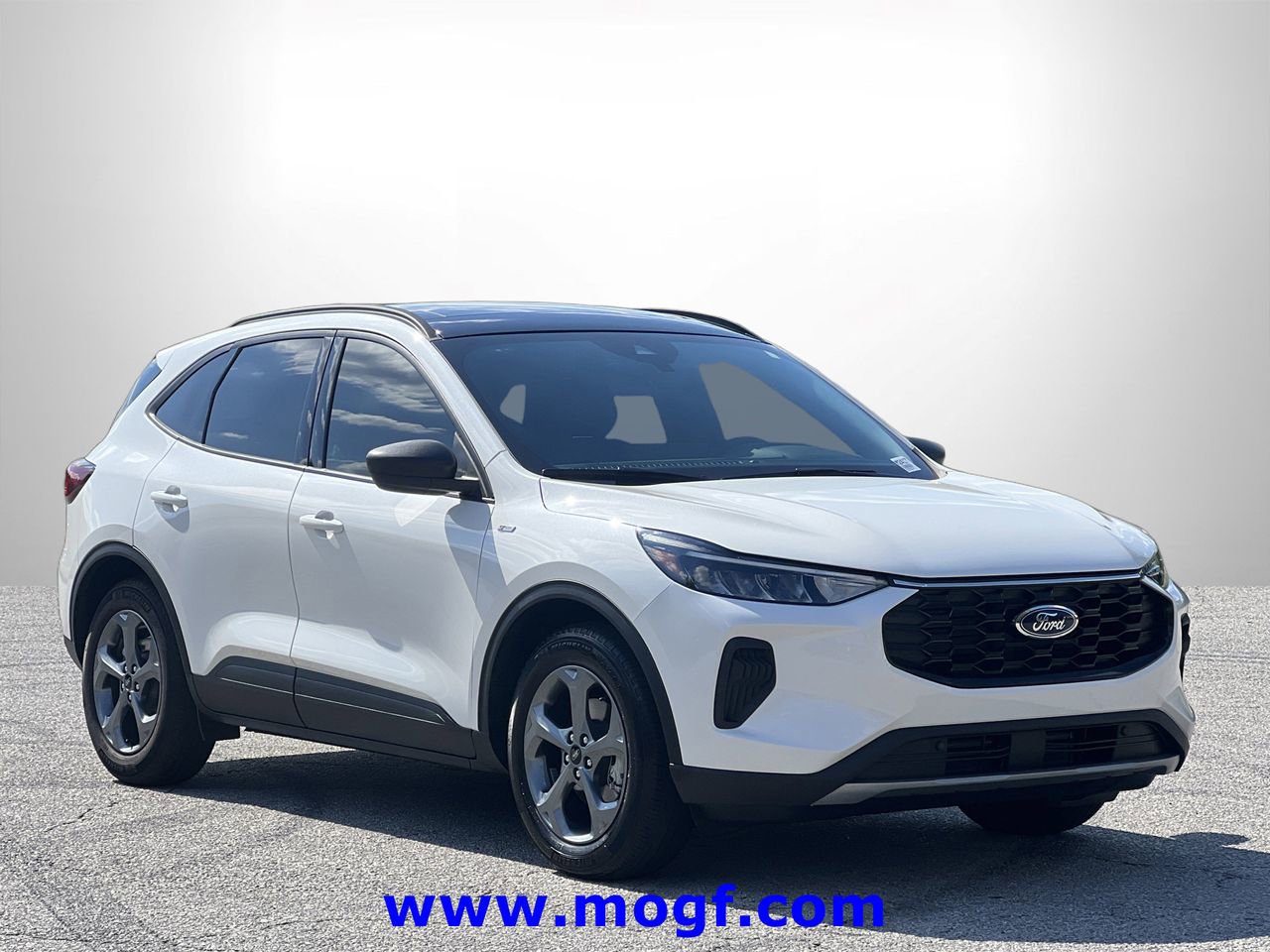 Certified 2025 Ford Escape ST-Line w/ Tech Pack #1 FWD image 4