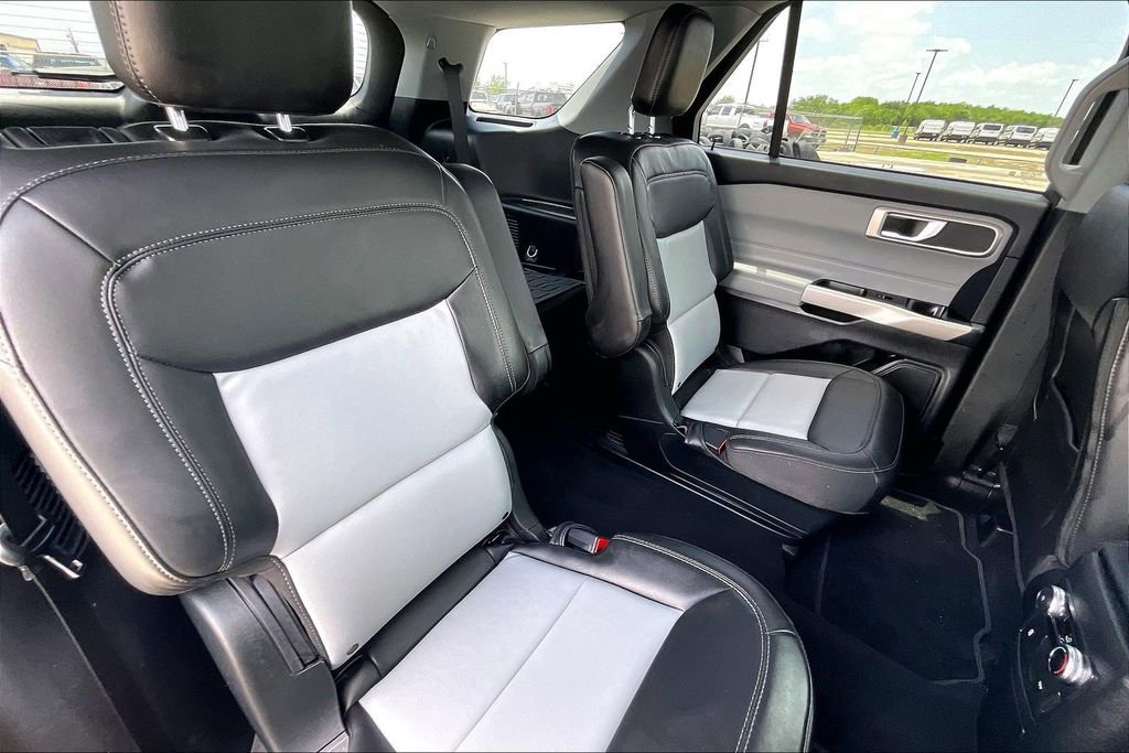 Certified 2023 Ford Explorer XLT w/ Equipment Group 202A RWD image 22