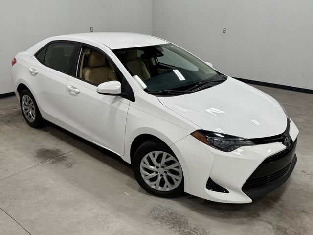 Used 2018 Toyota Corolla LE image 32