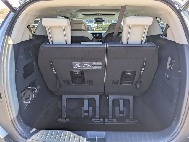 Used 2026 Kia Carnival SX Prestige image 11