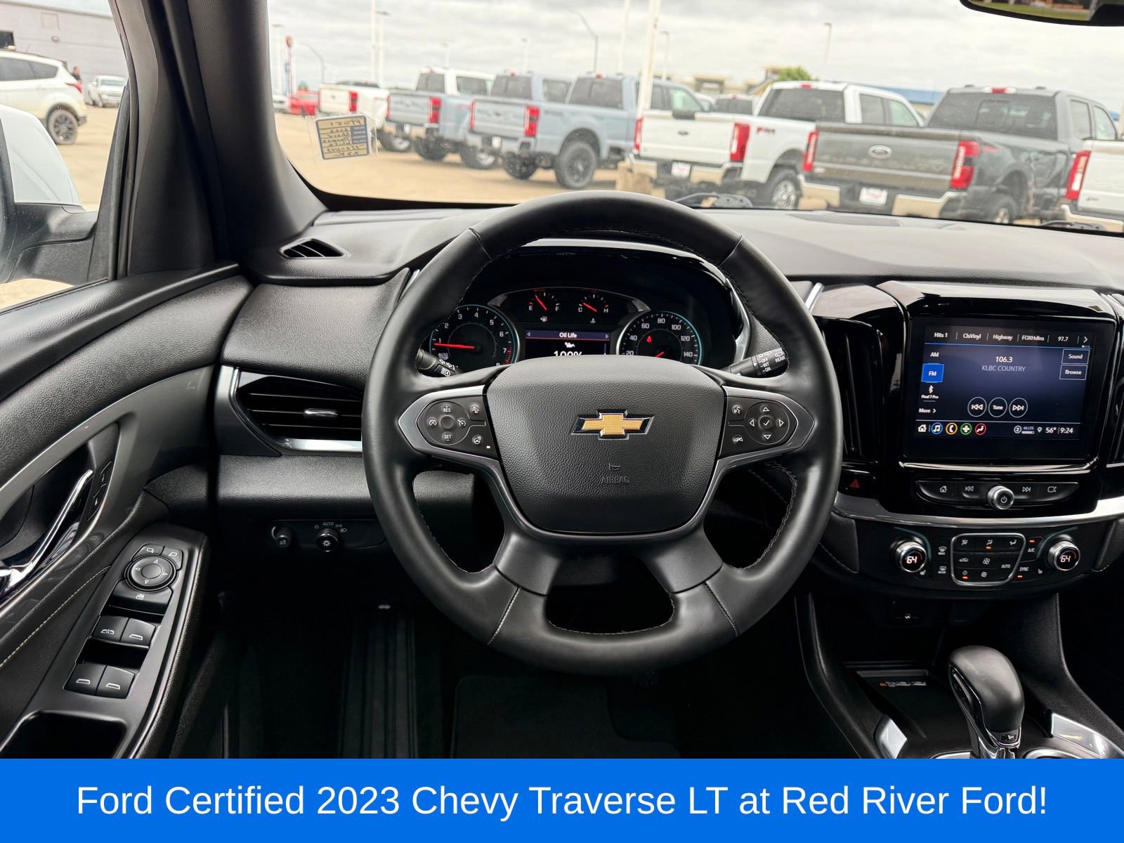 Used 2023 Chevrolet Traverse LT FWD image 12