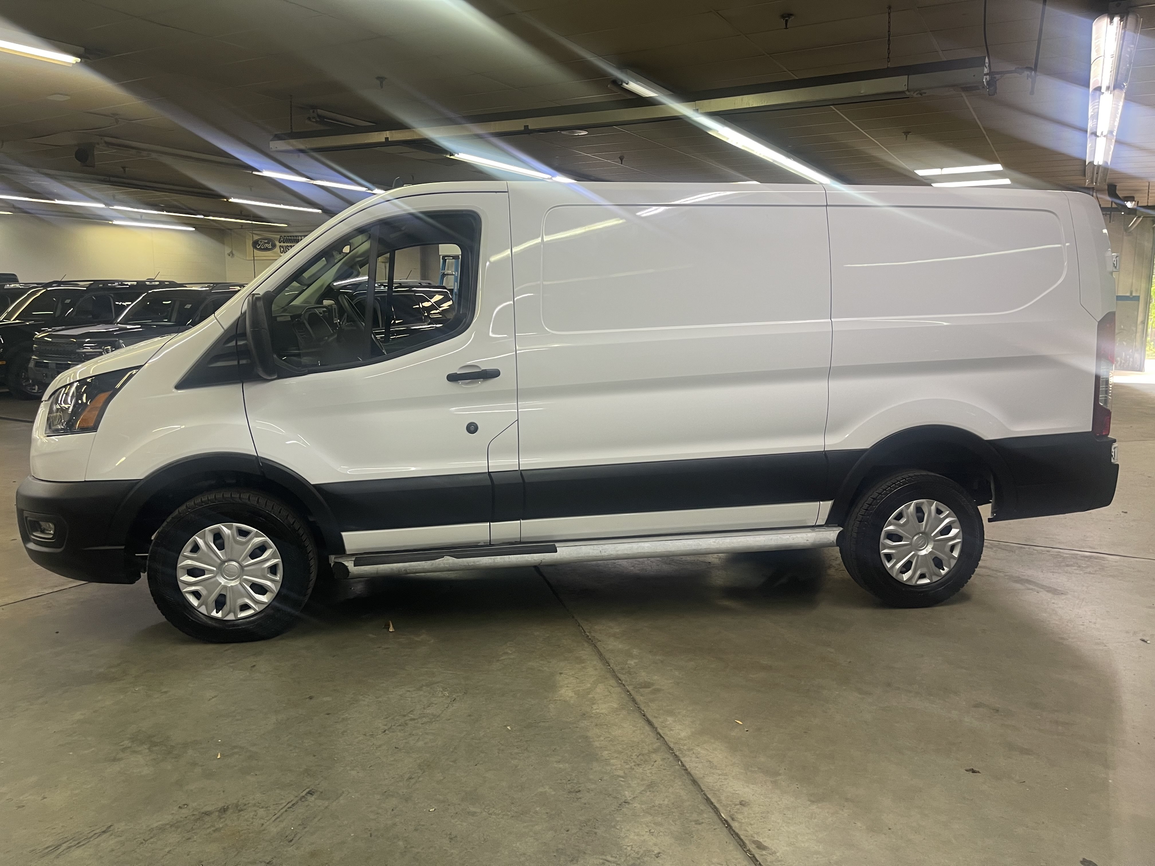 Certified 2025 Ford Transit 250 Low Roof w/ Exterior Upgrade Package RWD image 4