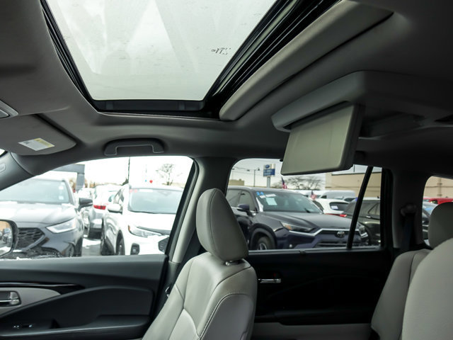 Used 2020 Honda Pilot Touring image 12