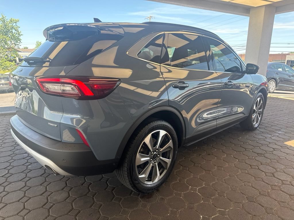 Certified 2023 Ford Escape Platinum AWD/4WD image 6