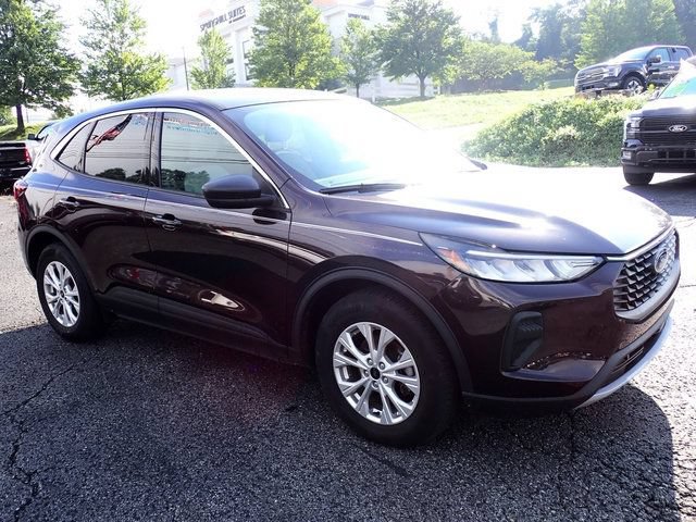 Certified 2023 Ford Escape Active AWD/4WD image 8