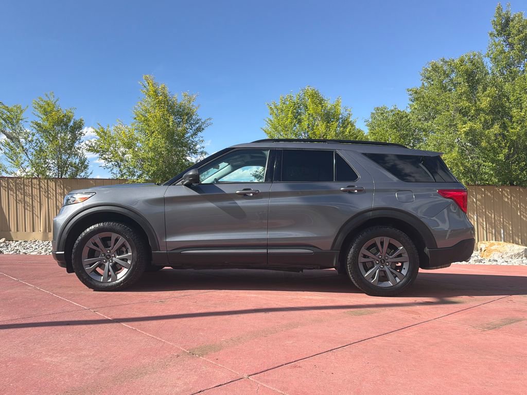 Certified 2021 Ford Explorer XLT w/ Equipment Group 202A AWD/4WD image 5