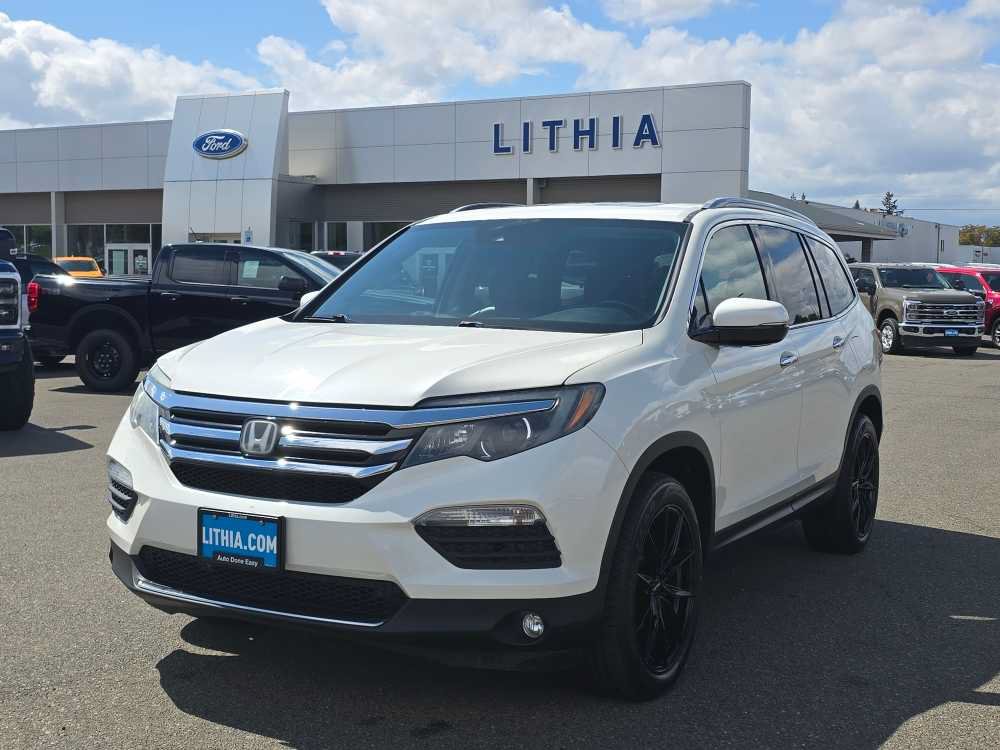 Used 2018 Honda Pilot Touring image 1