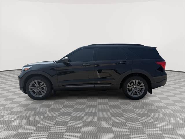 Certified 2021 Ford Explorer XLT w/ Equipment Group 202A AWD/4WD image 4