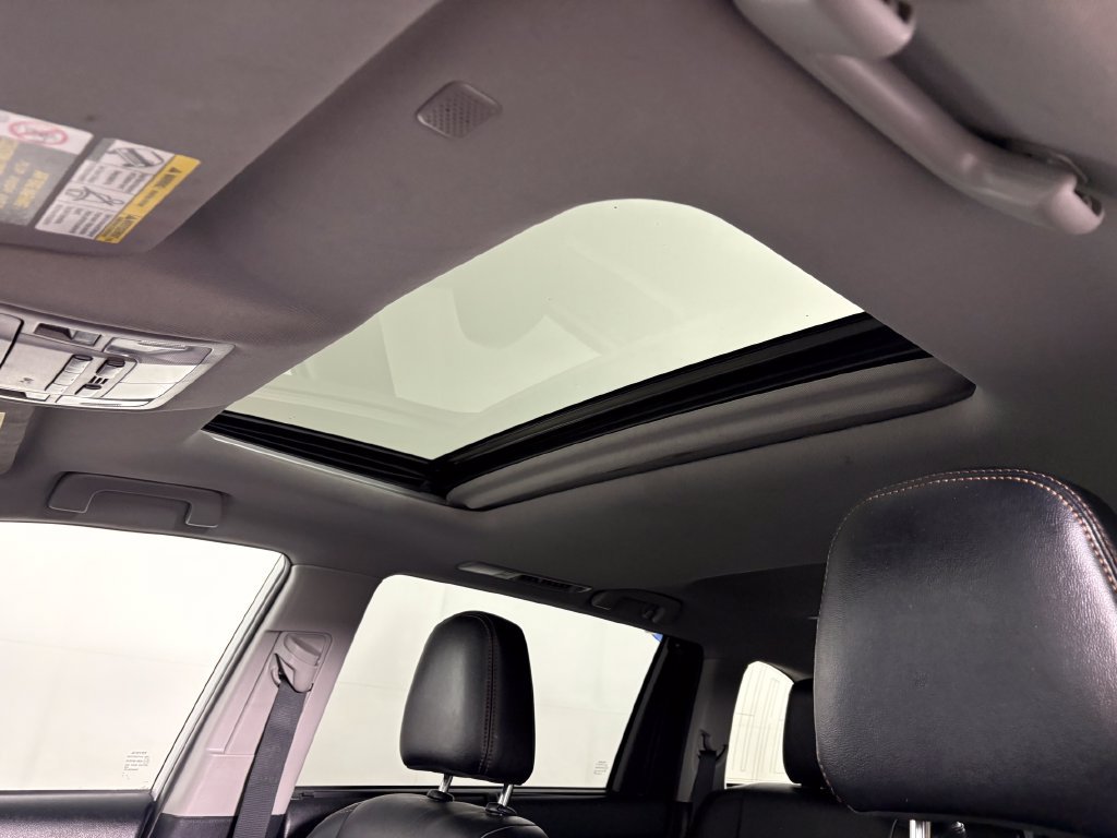 Used 2019 Toyota Highlander XLE FWD image 25