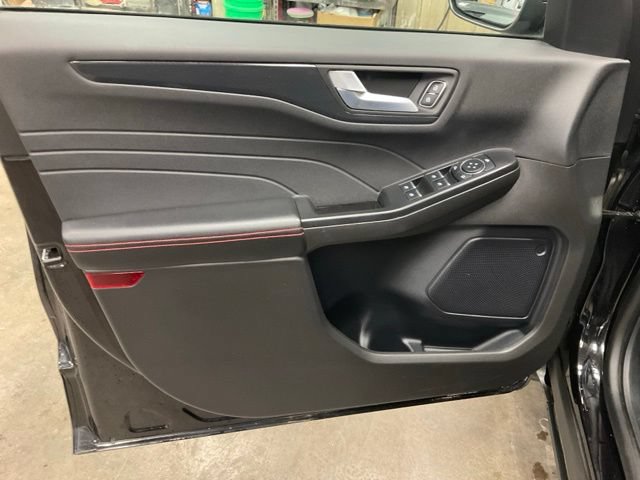 Certified 2026 Ford Escape ST-Line AWD/4WD image 5