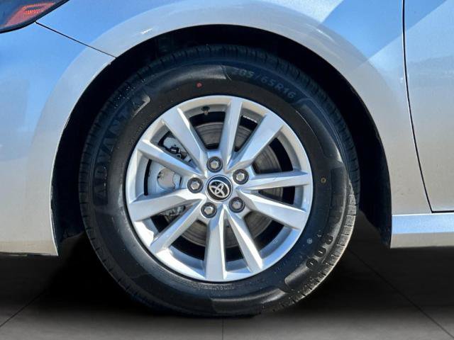 Used 2025 Toyota Camry LE FWD image 23