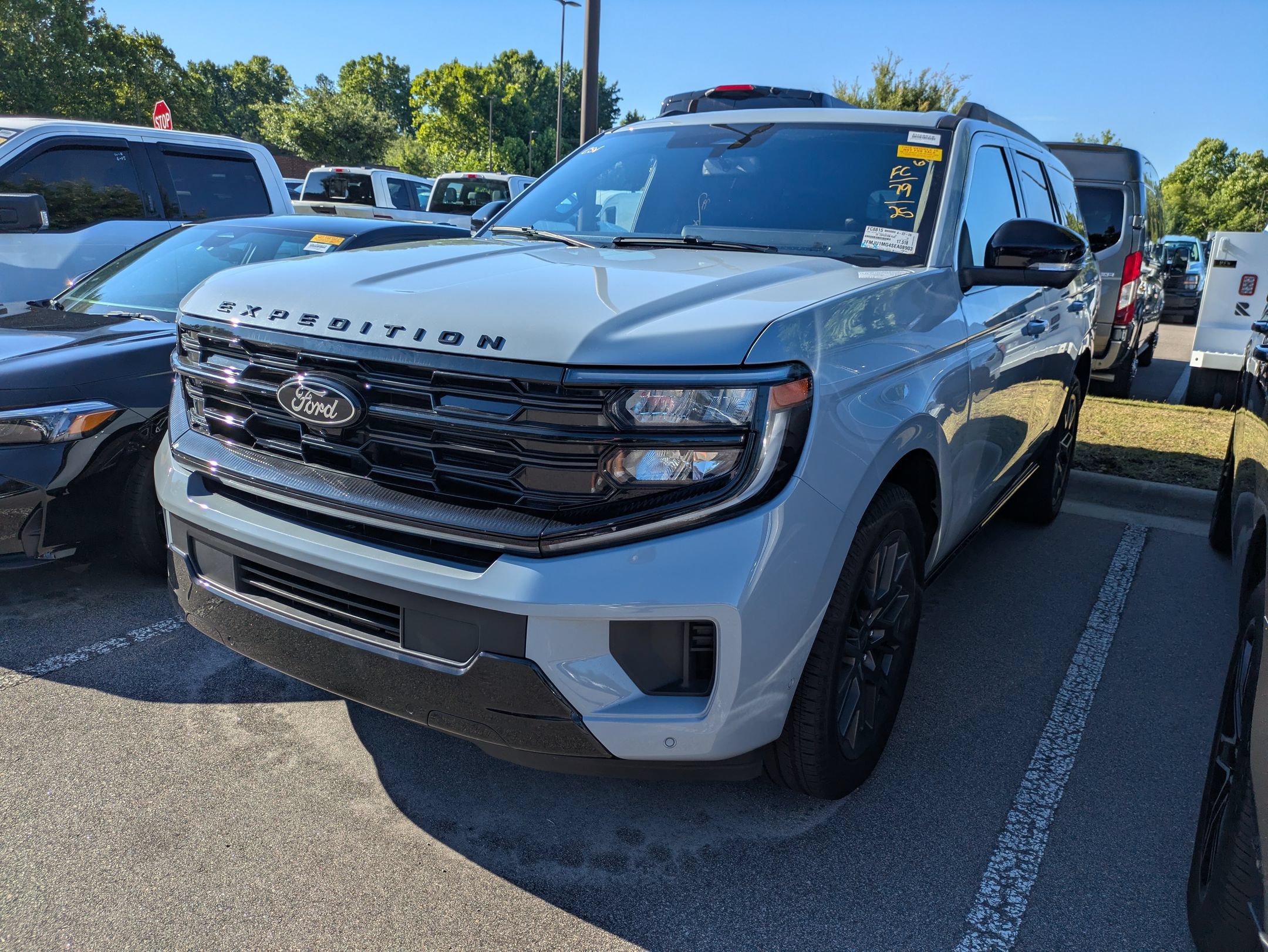 Certified 2025 Ford Expedition Platinum w/ Stealth Performance Package AWD/4WD image 3