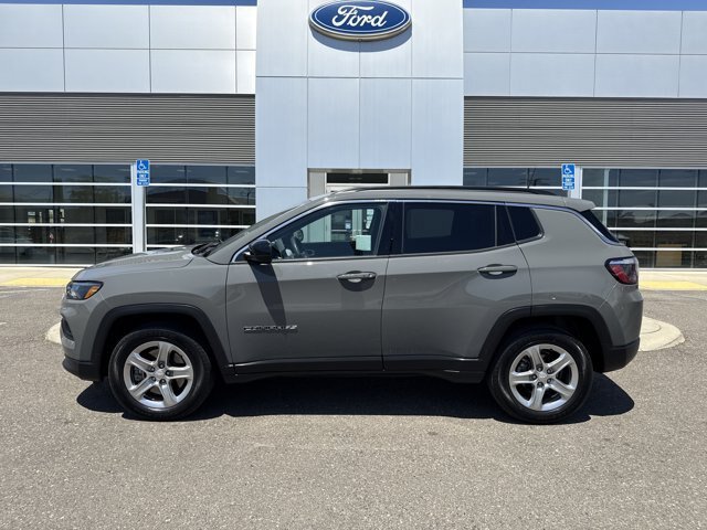 Used 2024 Jeep Grand Cherokee Limited 4xe AWD/4WD image 2