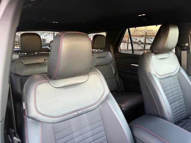 Certified 2025 Ford Explorer ST-Line w/ Premium Package image 15