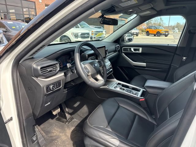 Certified 2023 Ford Explorer XLT w/ Equipment Group 202A image 9
