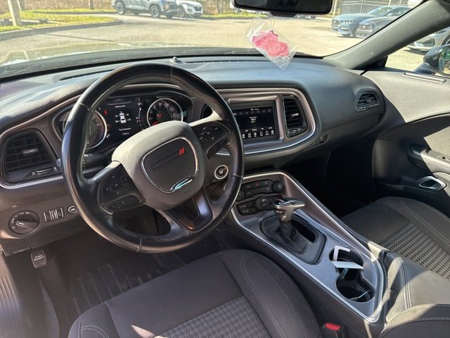 Used 2019 Dodge Challenger SXT image 11