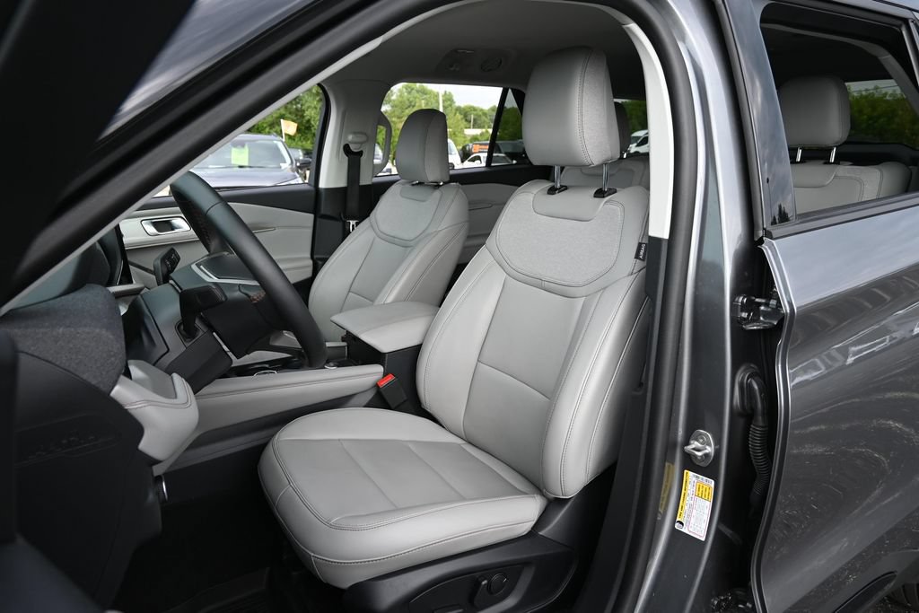 Certified 2026 Ford Explorer Active w/ Active Comfort Package AWD/4WD image 22