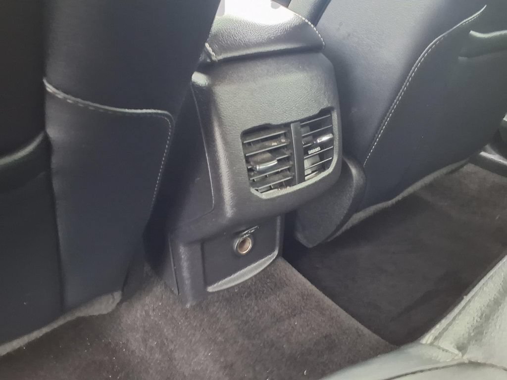 Certified 2018 Ford Fusion SE w/ Fusion SE Technology Package FWD image 27