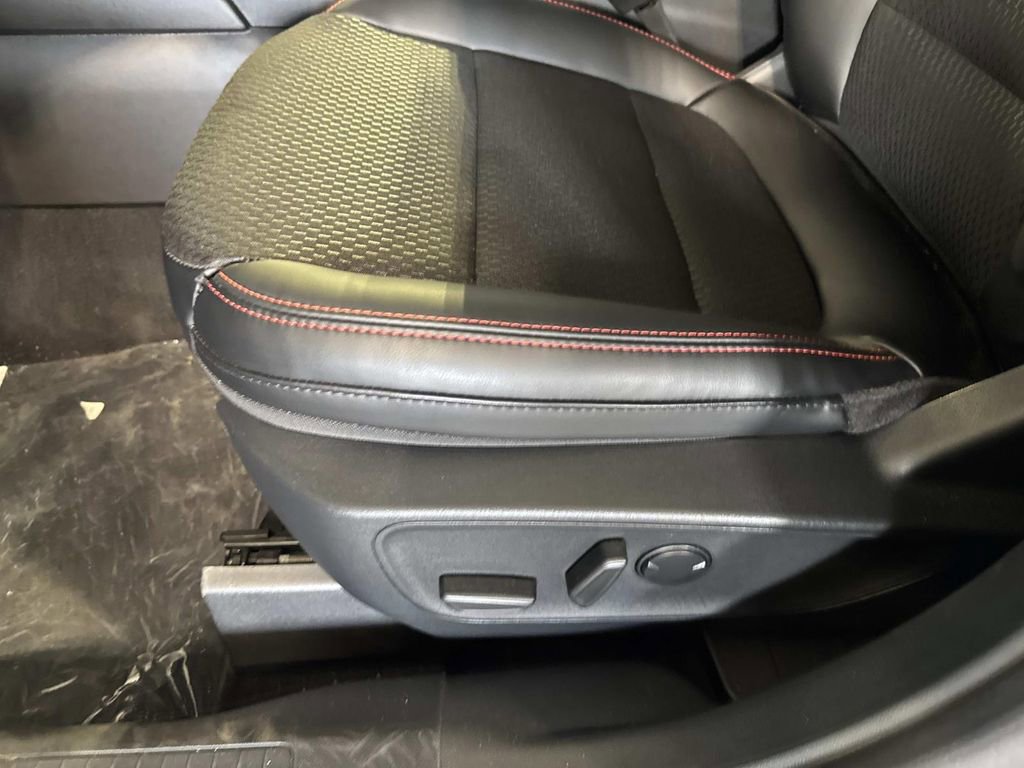 Certified 2025 Ford Escape ST-Line image 16