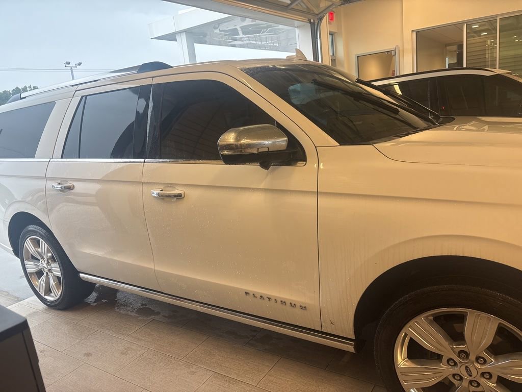 Certified 2024 Ford Expedition Max Platinum AWD/4WD image 3