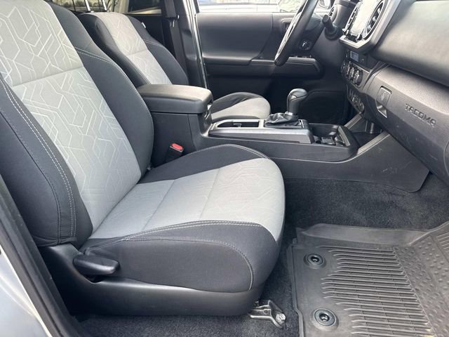 Used 2022 Toyota Tacoma TRD Off-Road image 11