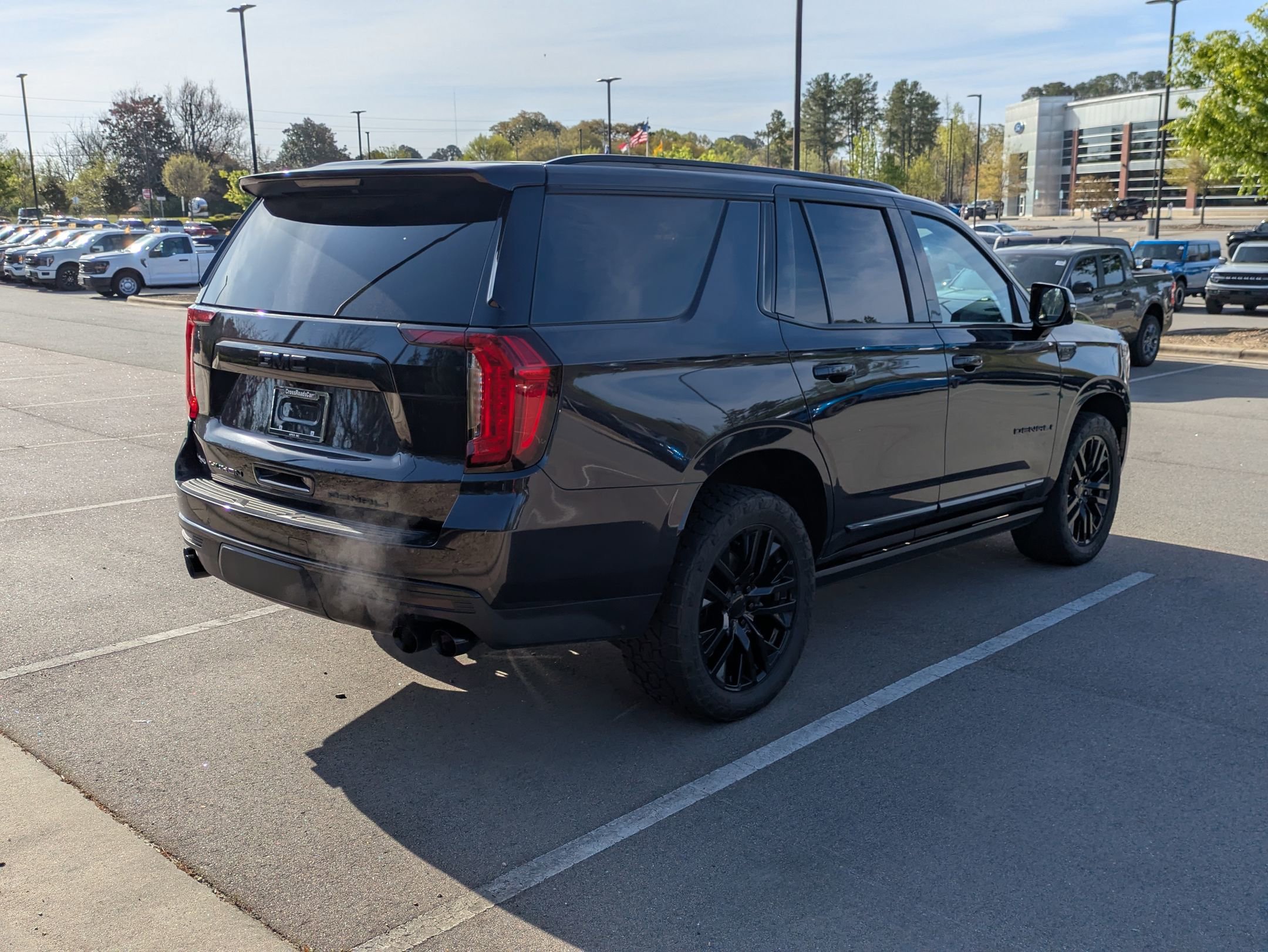 Used 2023 GMC Yukon Denali w/ LPO, Floor Liner Package AWD/4WD image 4