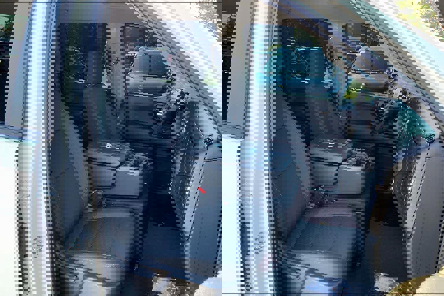 Used 2023 Chevrolet Silverado 1500 Custom image 10